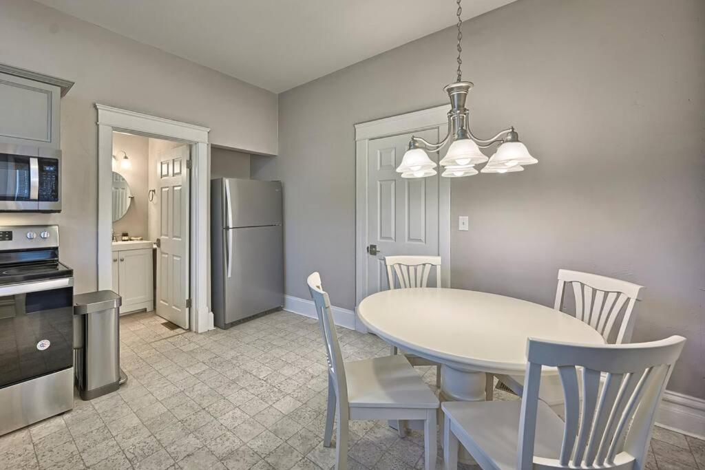 Suites On Seneca - Lovely 2 Bed 1 Bath Apartment Harrisburg Eksteriør bilde